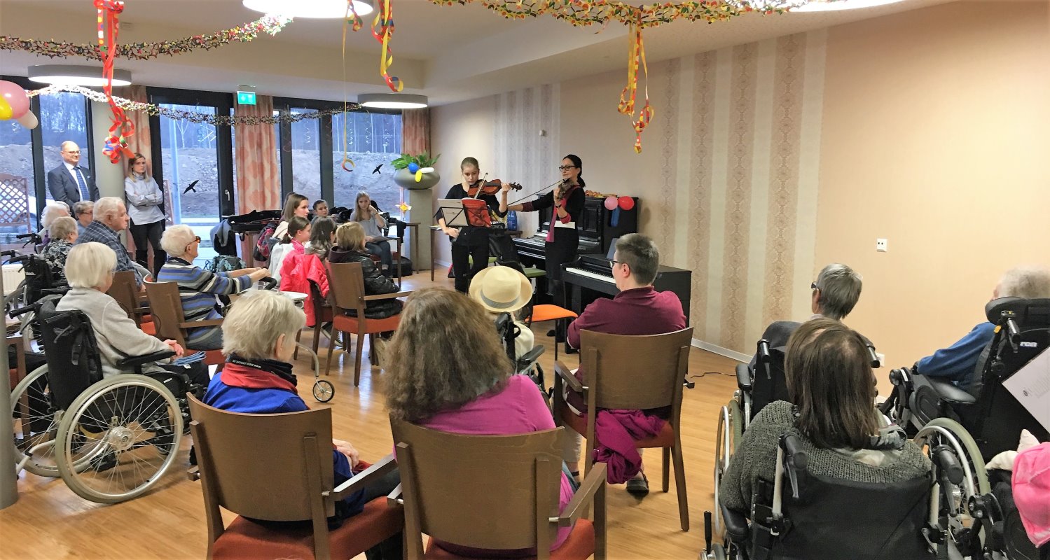 Seniorenkonzert mit Übergabe E-Piano